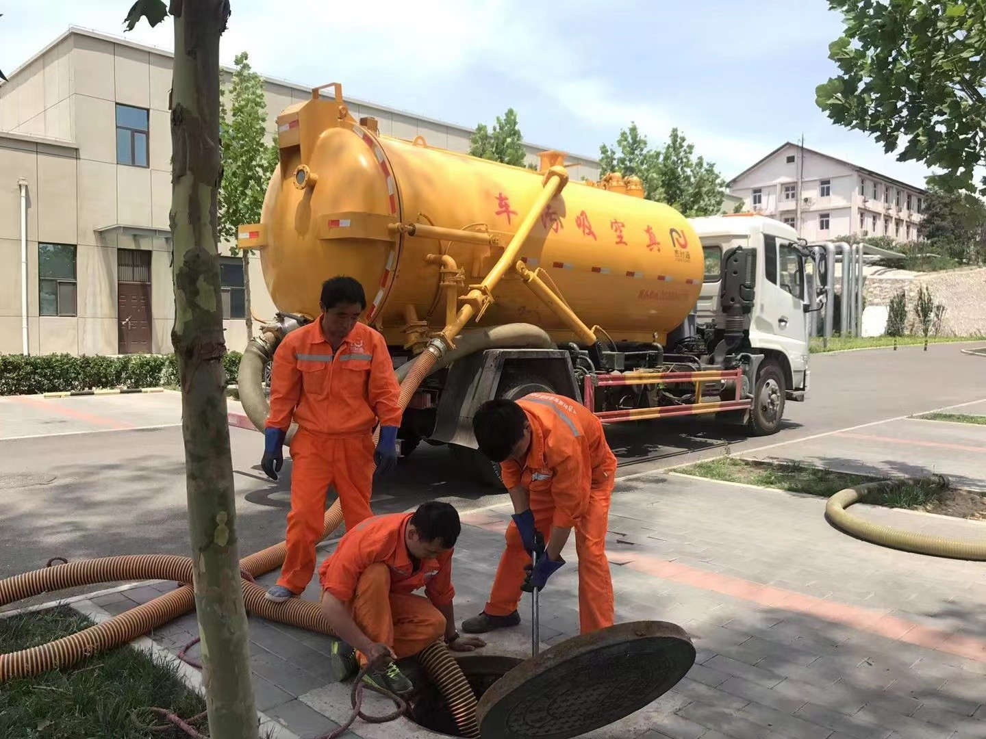 华阴化粪池清理与5-8吨吸粪车施工效率分析